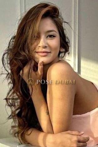 Esmina, 24, escort in Dubai — 166 cm (photo 1 of 13)
