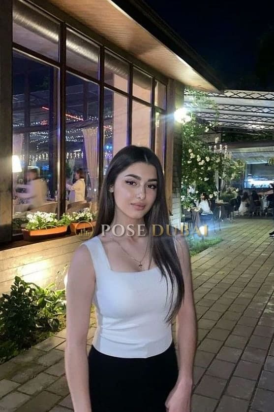 Taniya, 22, escort in Dubai — Indian, 167 cm (photo 1 of 4)